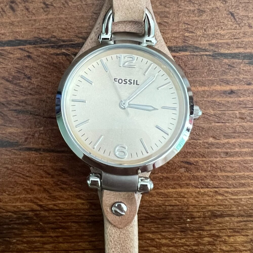Fossil - Peach Dial ES-2830 Genuine Leather Strap Women's Watch